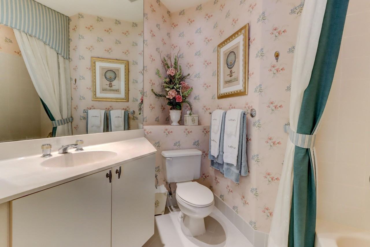 4230 Nw 60th Dr - Photo 7 of 34