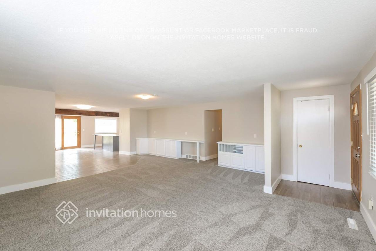 285 N 10th Ave - Photo 6 of 18