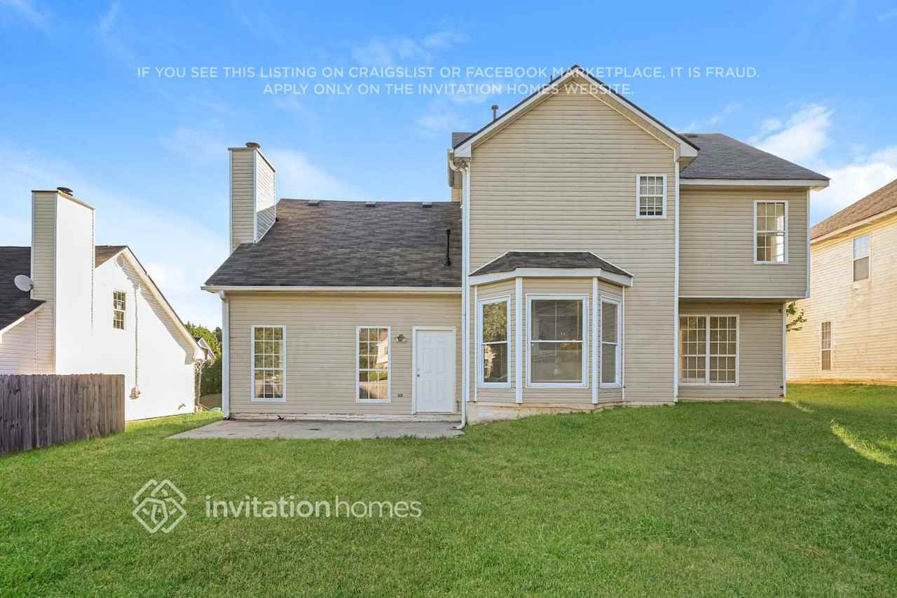 1575 Smithson Dr - Photo 4 of 6