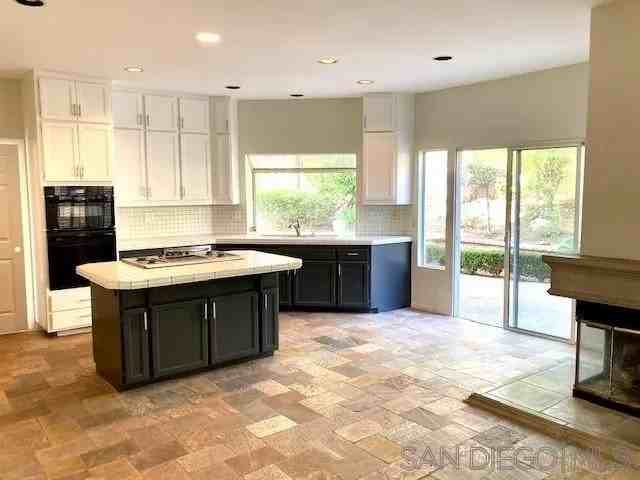 4516 Mercurio St - Photo 5 of 11