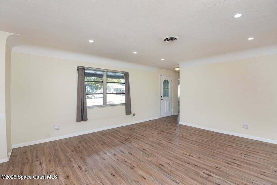 2425 Heritage Dr - Photo 6 of 20