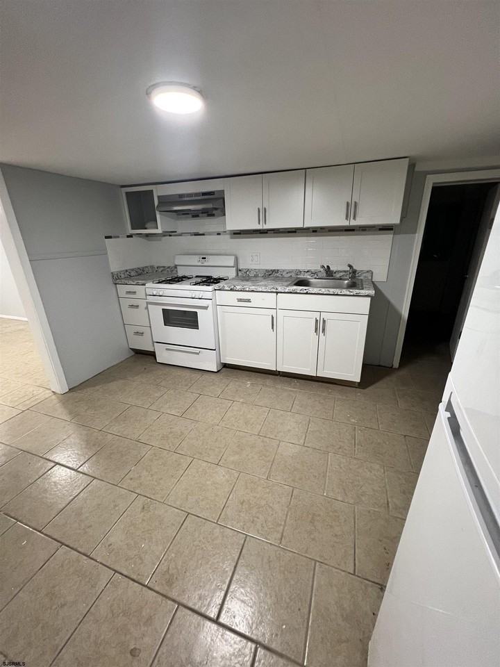 6508 Winchester Ave - Photo 3 of 6