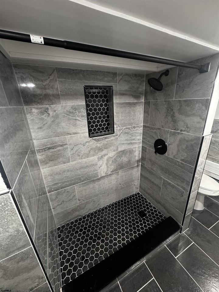 6508 Winchester Ave - Photo 4 of 6