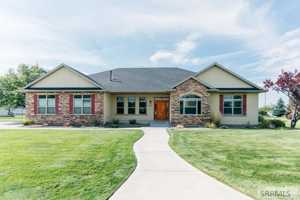 featured image of 5252 Long Cove Dr