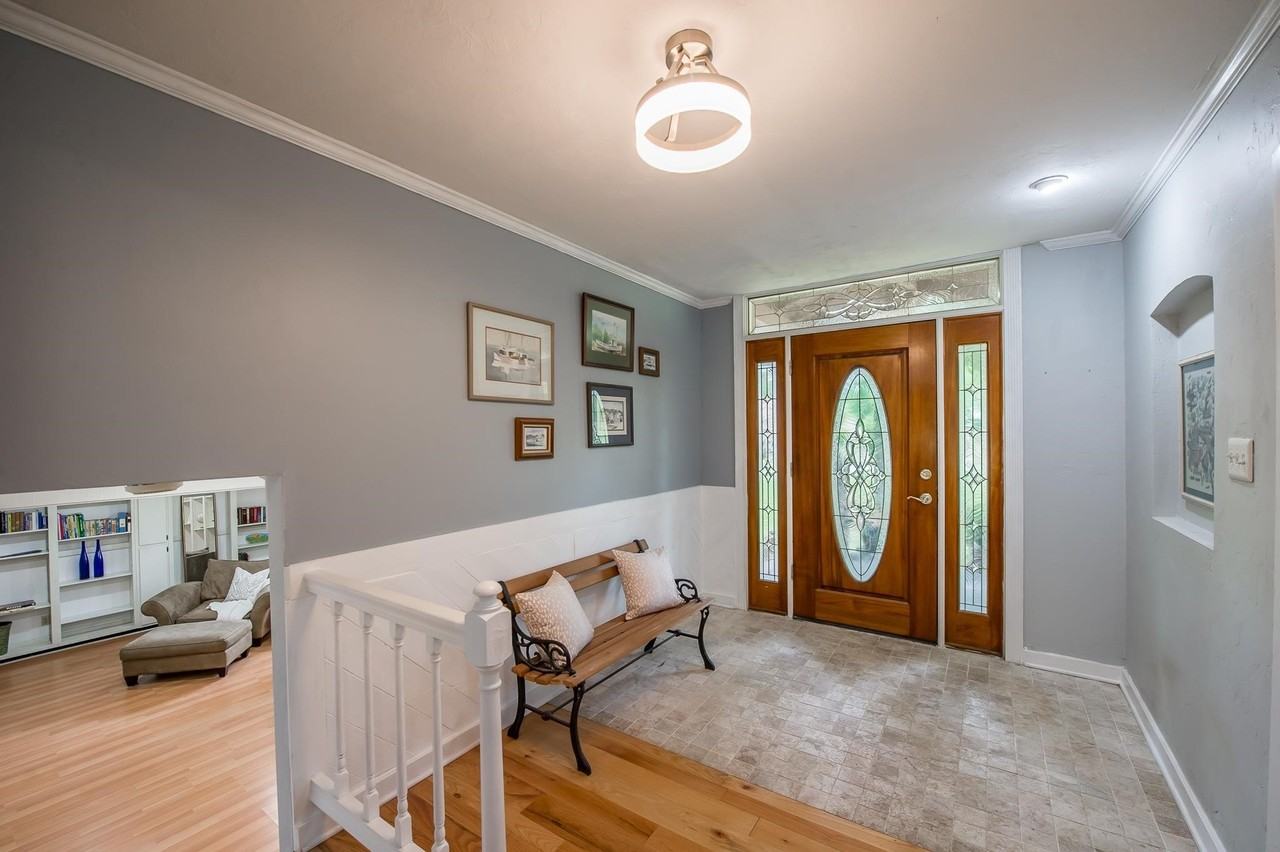 3086 Waterford Dr - Photo 3 of 30