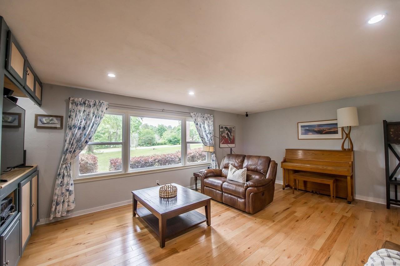 3086 Waterford Dr - Photo 5 of 30