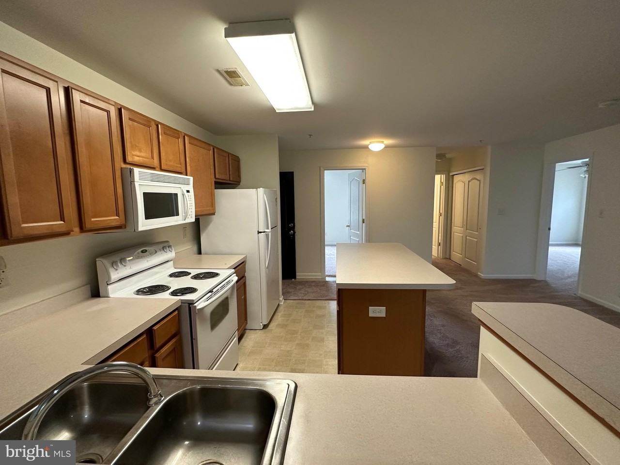 1101 Caitlins Way - Photo 5 of 17