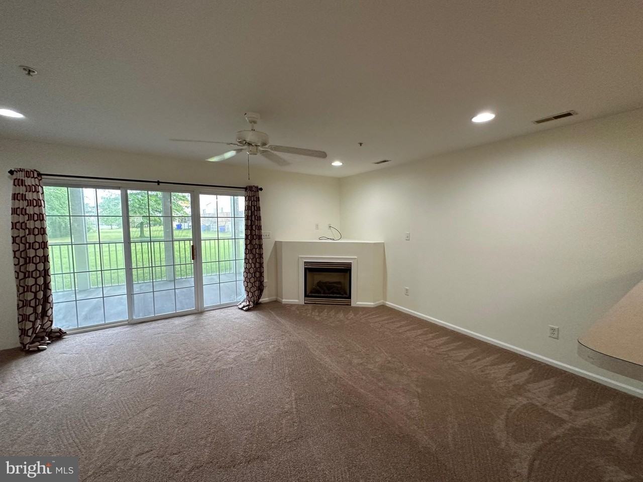 1101 Caitlins Way - Photo 6 of 17