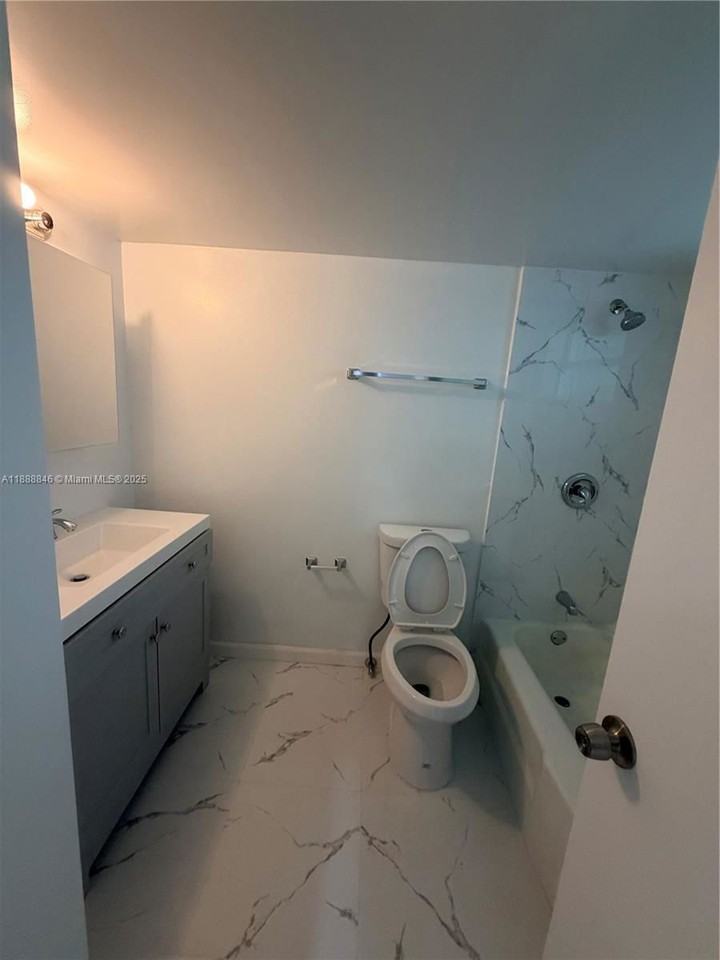 36 Island Ave #12 - Photo 4 of 8