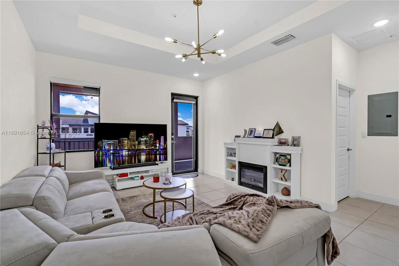 8045 Nw 104th Ave #37 - Photo 4 of 8