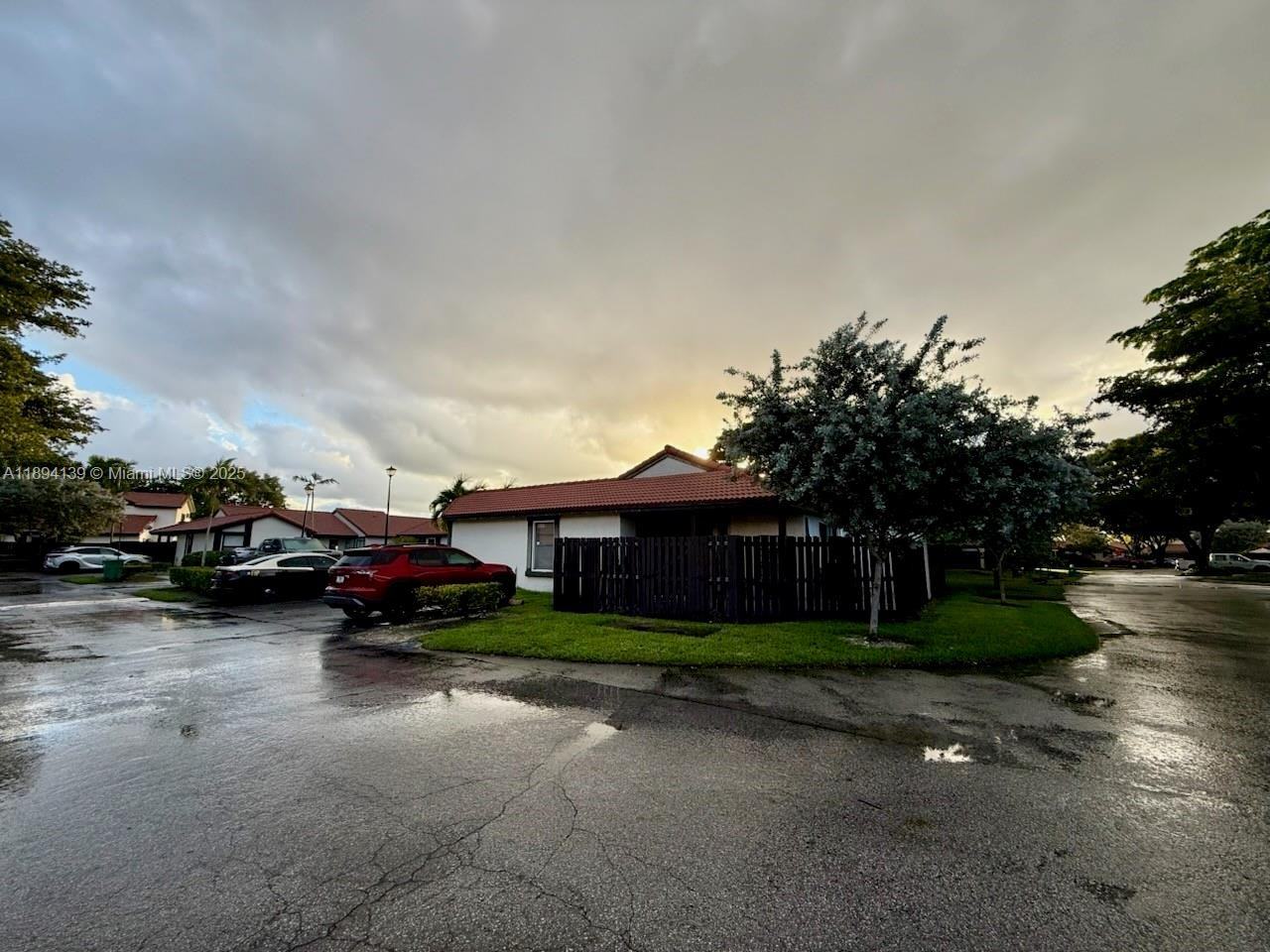 15090 Sw 49th Ln #H104 - Photo 2 of 8