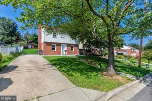 featured image of 4816 Woodlawn Dr