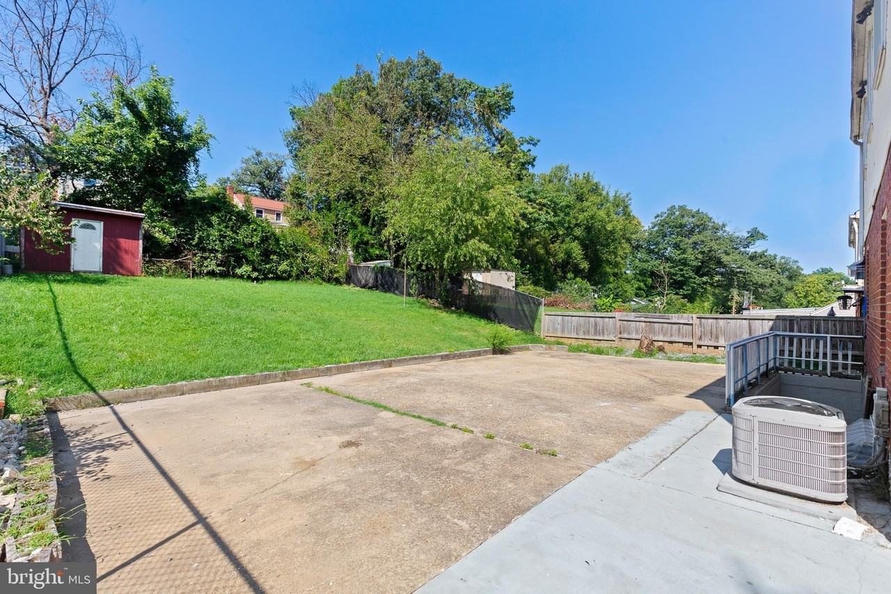 4816 Woodlawn Dr - Photo 5 of 31