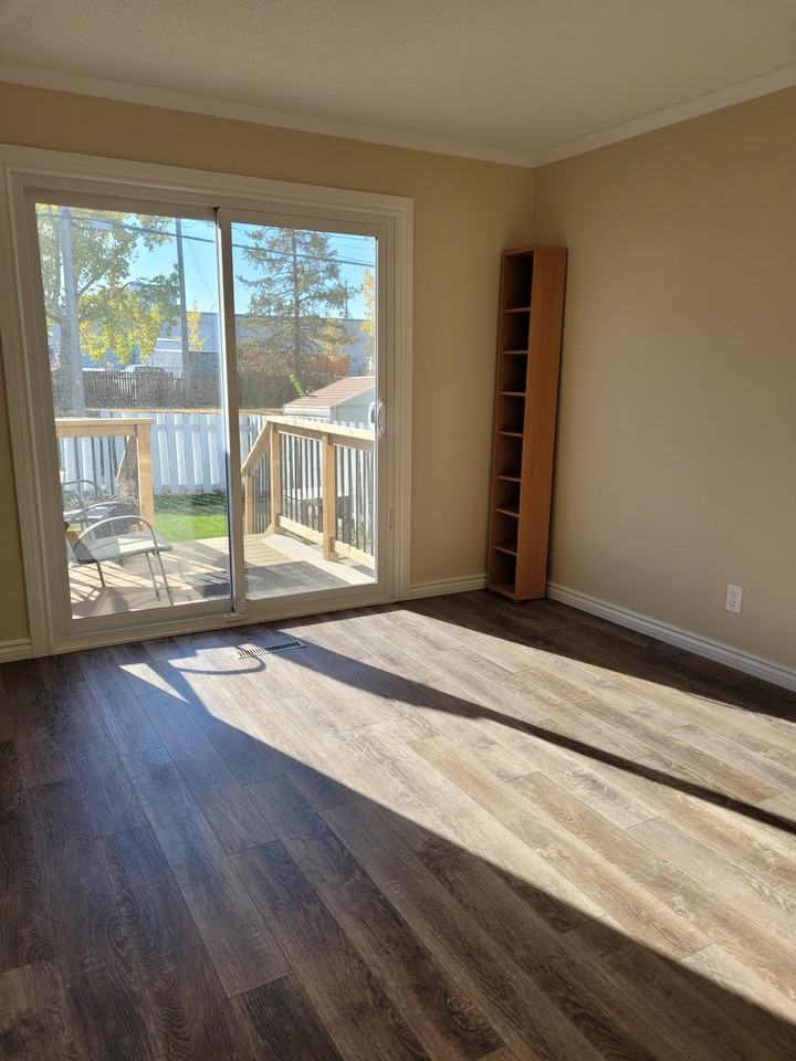 5909 - Photo 4 of 24