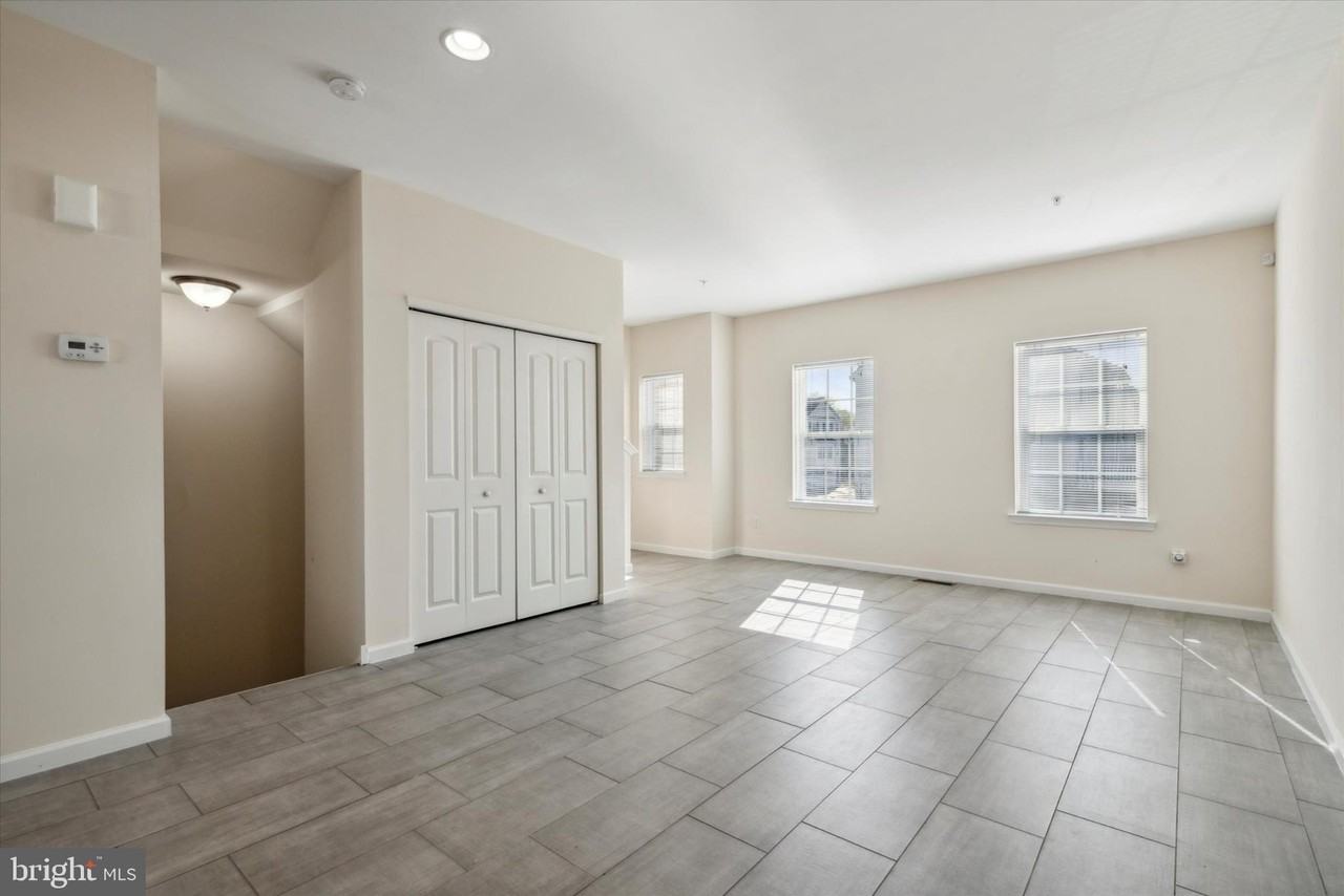 145 Mercer Court - Photo 4 of 23