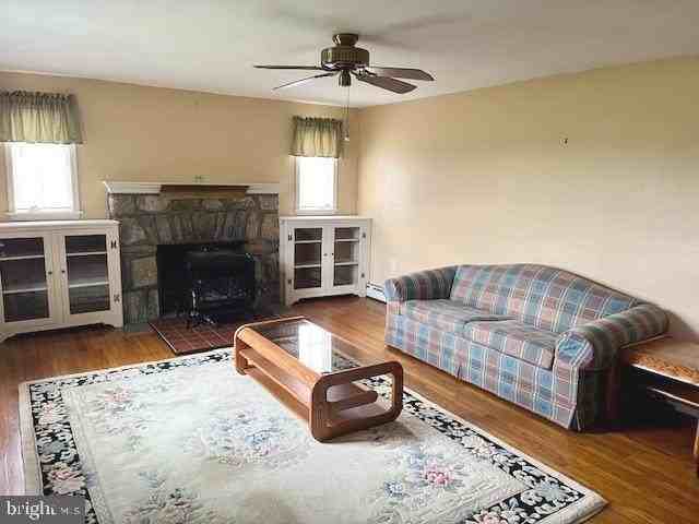 355 Rockdale Drive - Photo 6 of 16