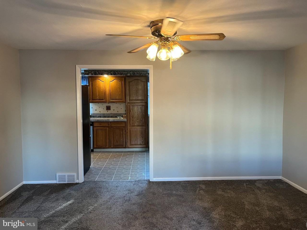 4417 Crosland Road - Photo 6 of 42