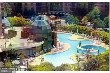 8370 Greensboro Drive #806 - Photo 4 of 31