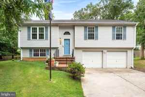 featured image of 7390 Lake Dr