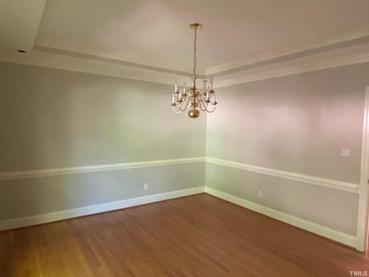 10621 Cahill Rd - Photo 7 of 32