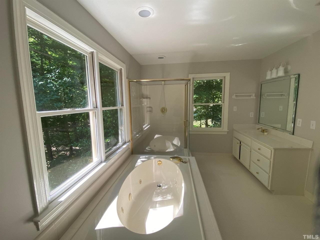 10621 Cahill Rd - Photo 5 of 32