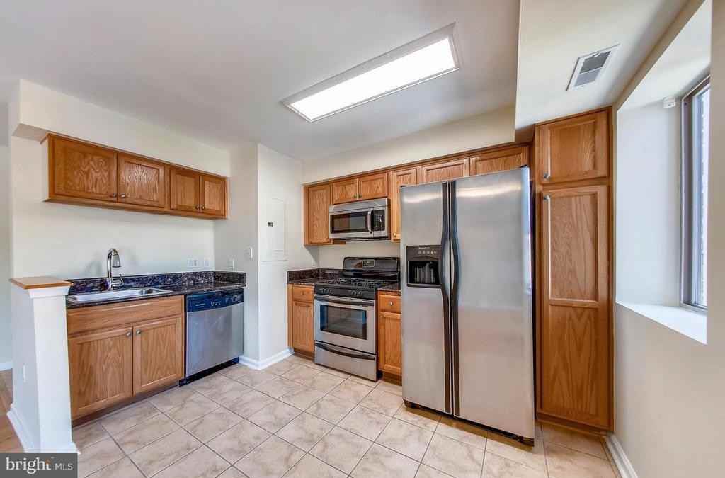 4116 Ames St Ne - Photo 5 of 27