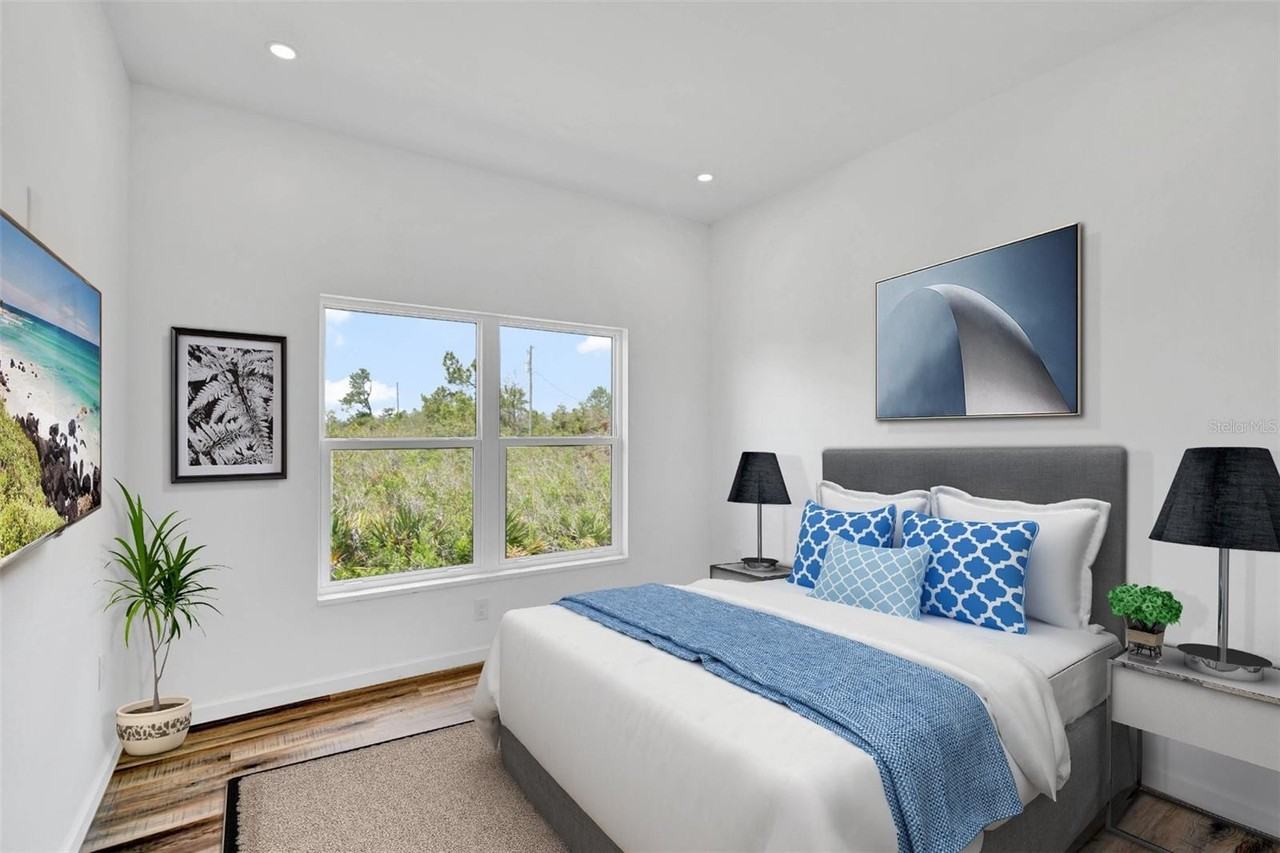 8001 Leonardo St - Photo 6 of 33