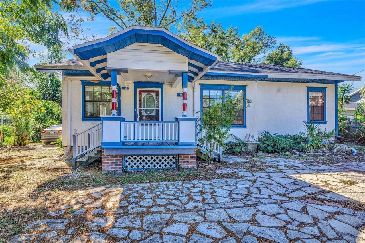 2133 Ne 8th Ave - Photo 4 of 38