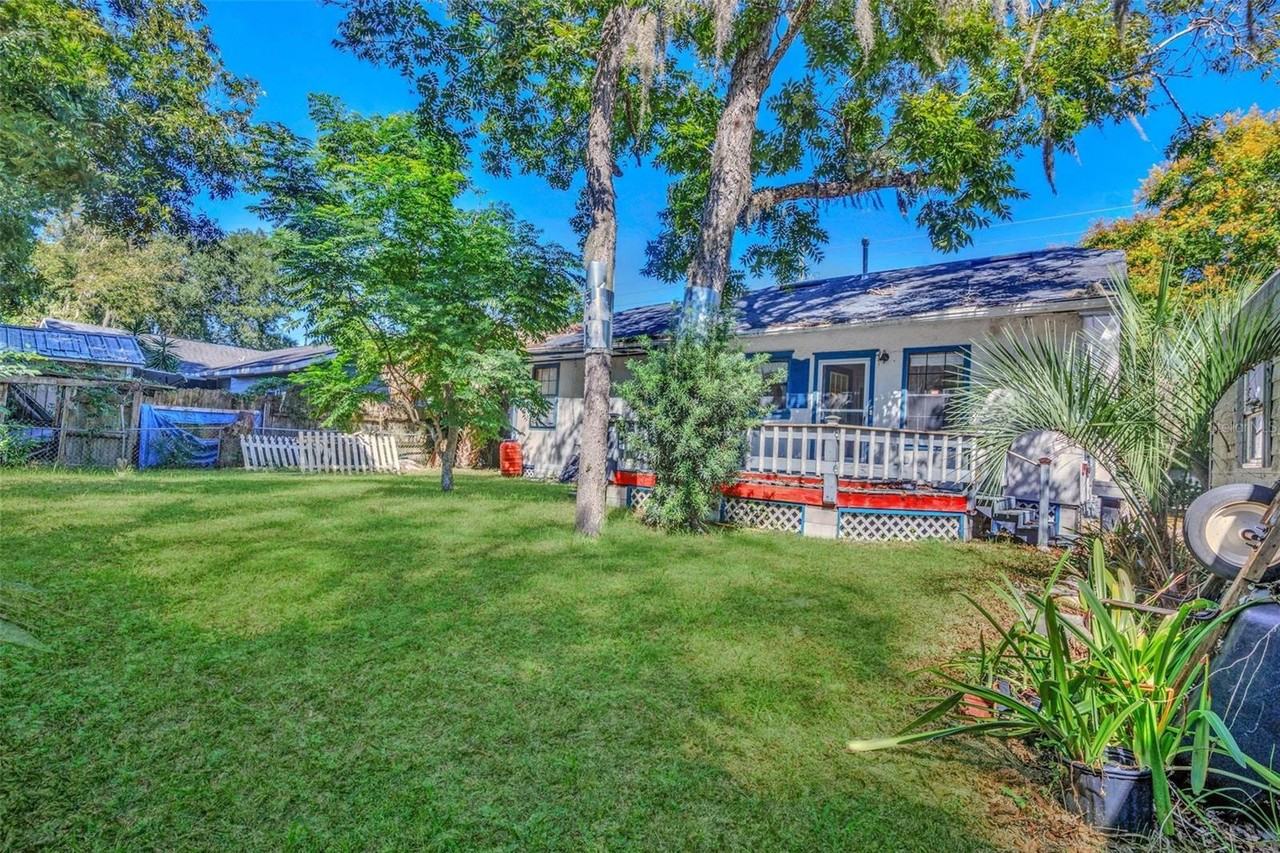 2133 Ne 8th Ave - Photo 5 of 38