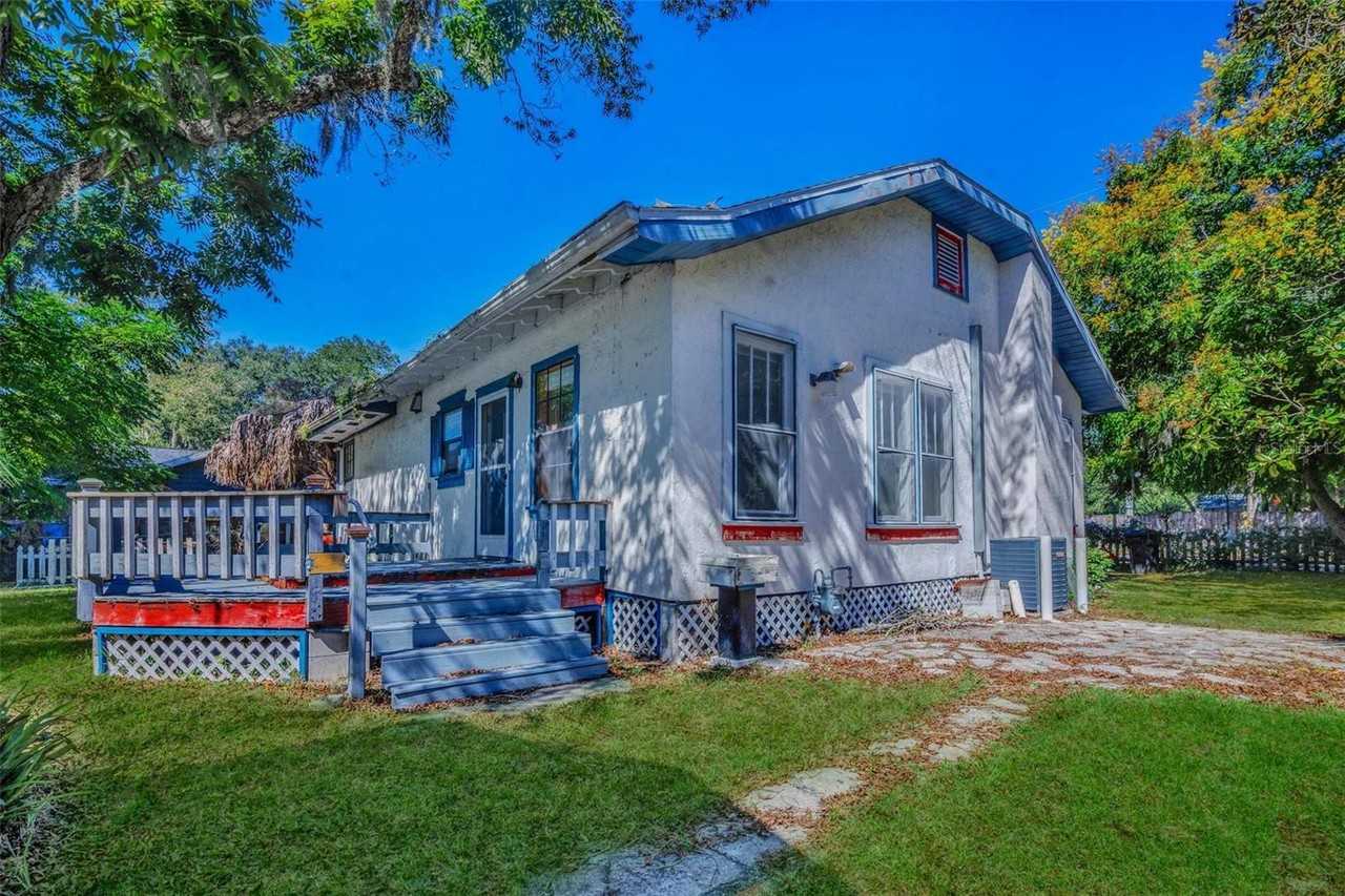 2133 Ne 8th Ave - Photo 7 of 38