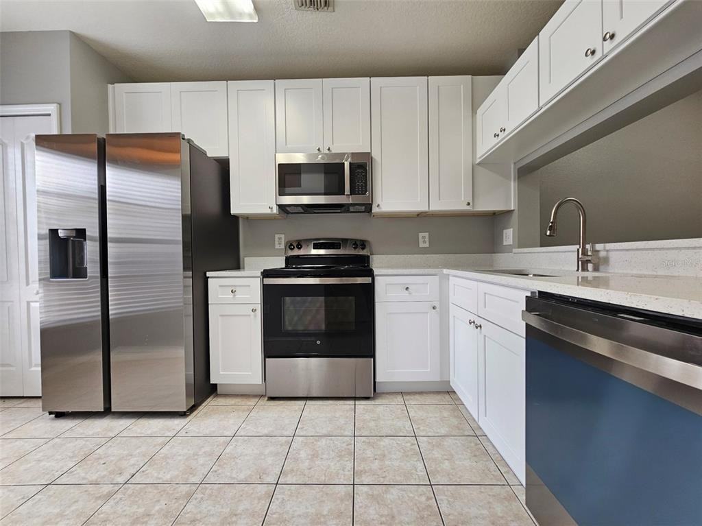 2456 Lake Woodberry Cir - Photo 4 of 24