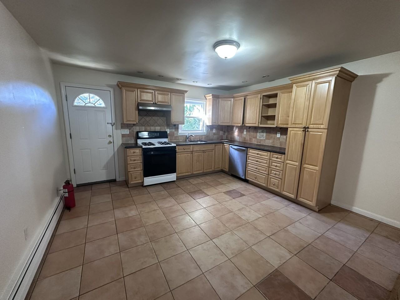 8 Ferrary Pl - Photo 4 of 28