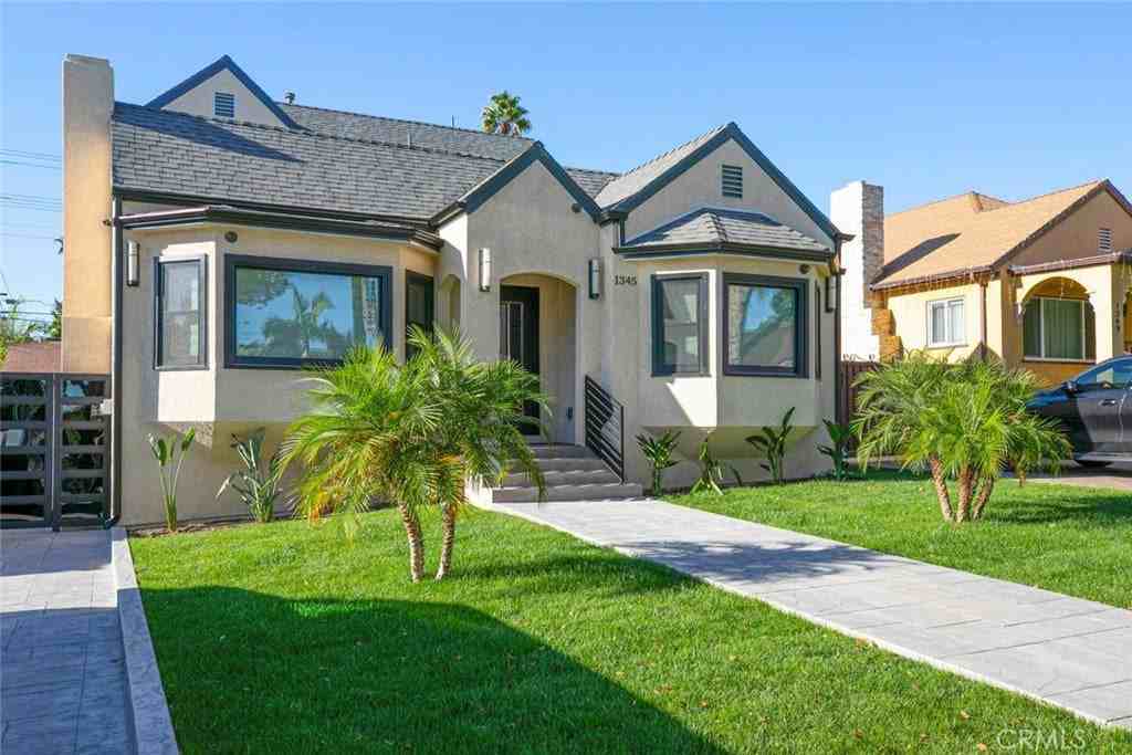 1345 Winchester Ave - Photo 3 of 50