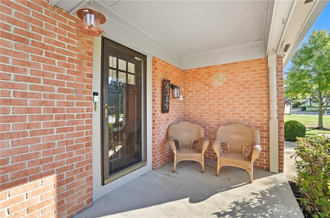 6389 Willow Ln - Photo 2 of 38