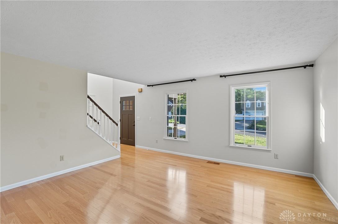 6389 Willow Ln - Photo 5 of 38