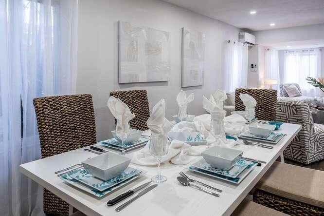 919 Ne 37th St - Photo 3 of 24