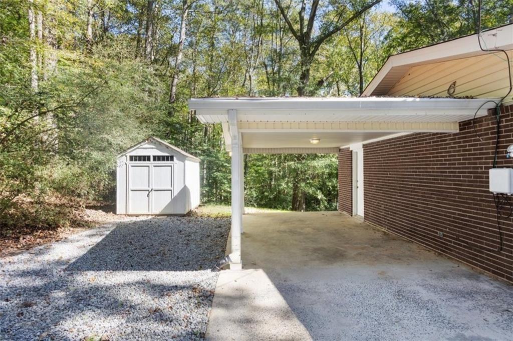 601 Oakdale Rd - Photo 3 of 23