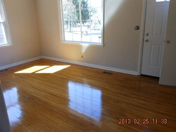 1012 Granada Ct - Photo 3 of 7
