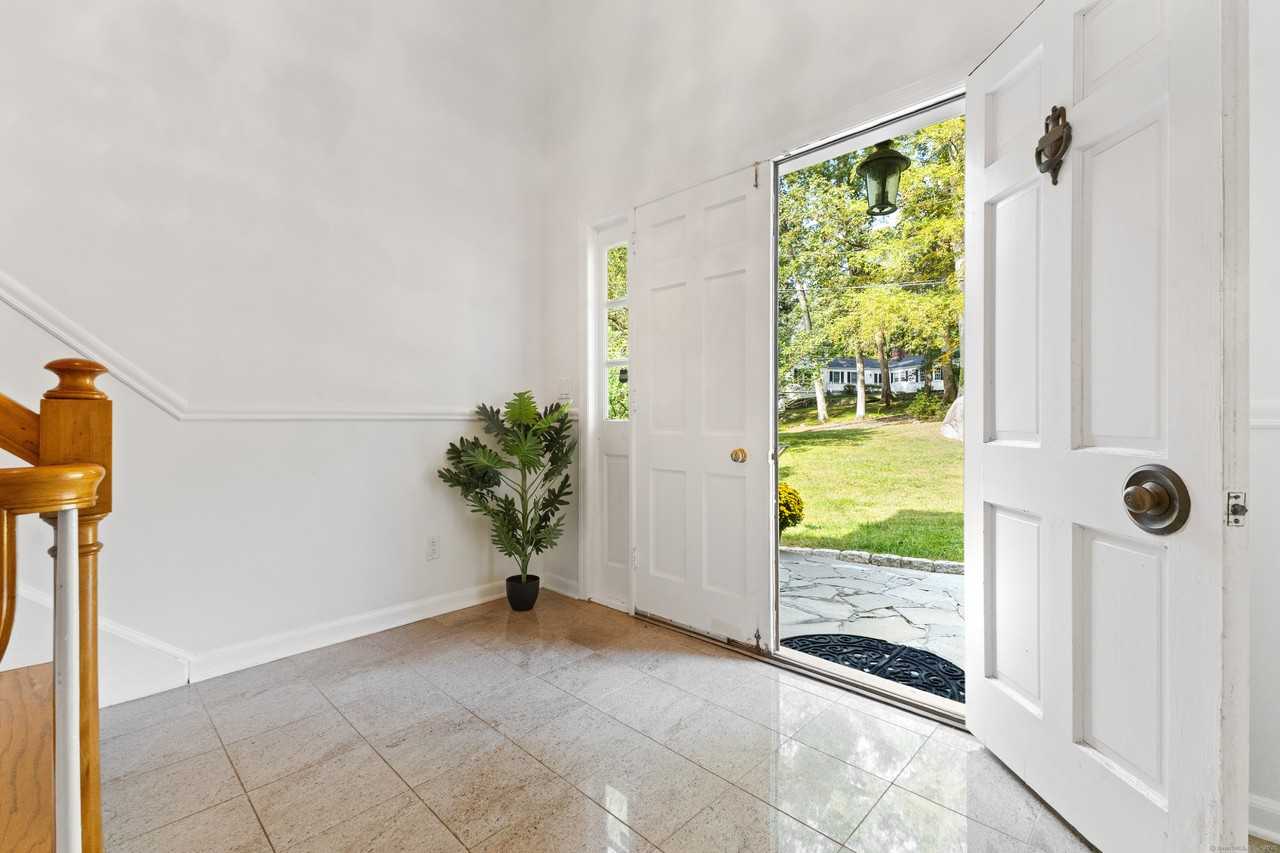 494 Sawmill Rd - Photo 2 of 40