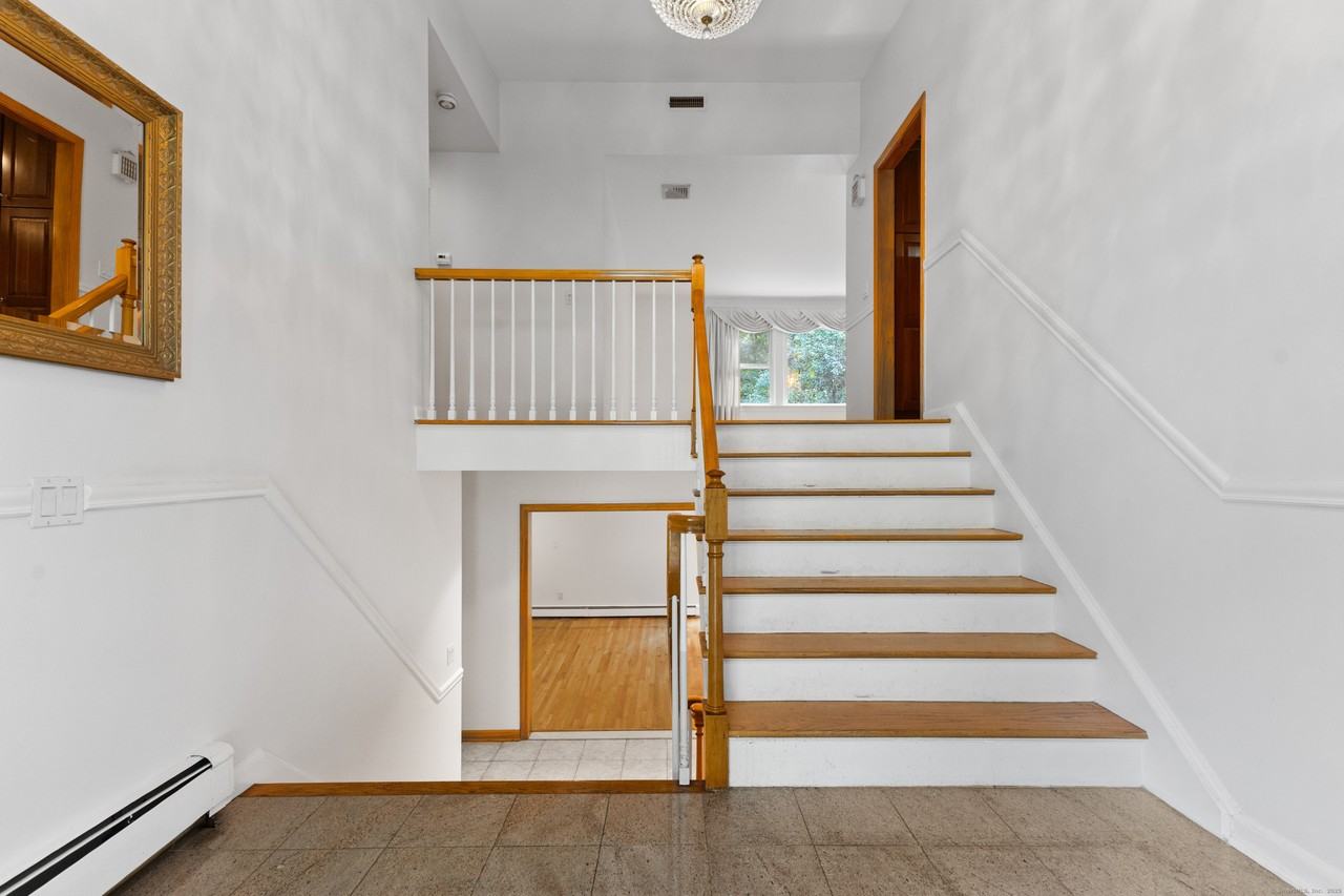 494 Sawmill Rd - Photo 3 of 40