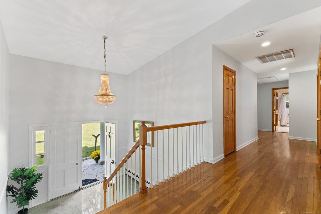 494 Sawmill Rd - Photo 5 of 40