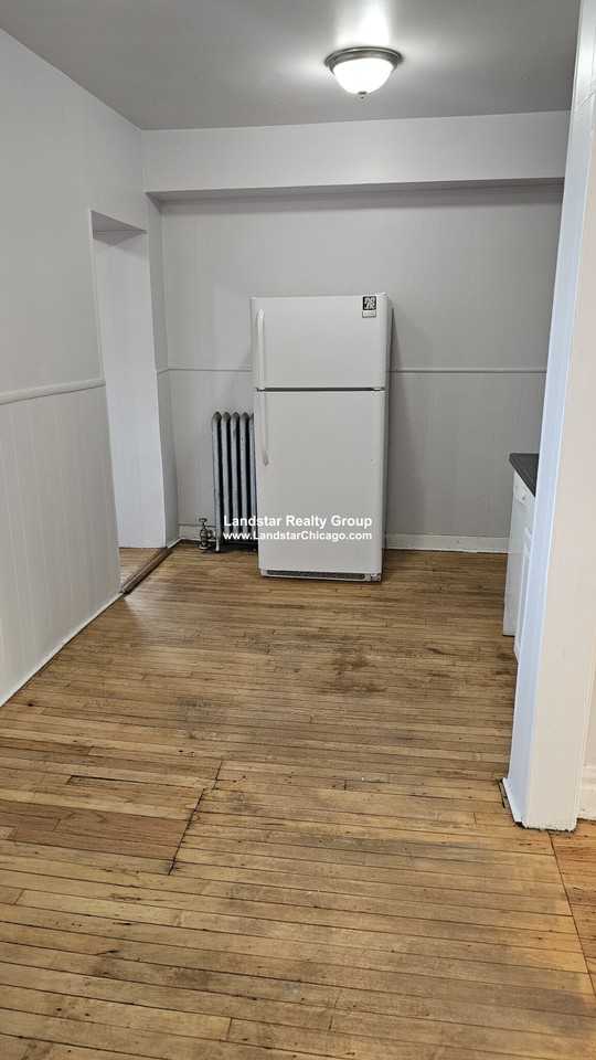 4409 N Kenneth Ave #2B - Photo 3 of 8