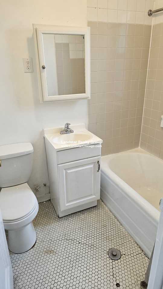 4409 N Kenneth Ave #2B - Photo 4 of 8