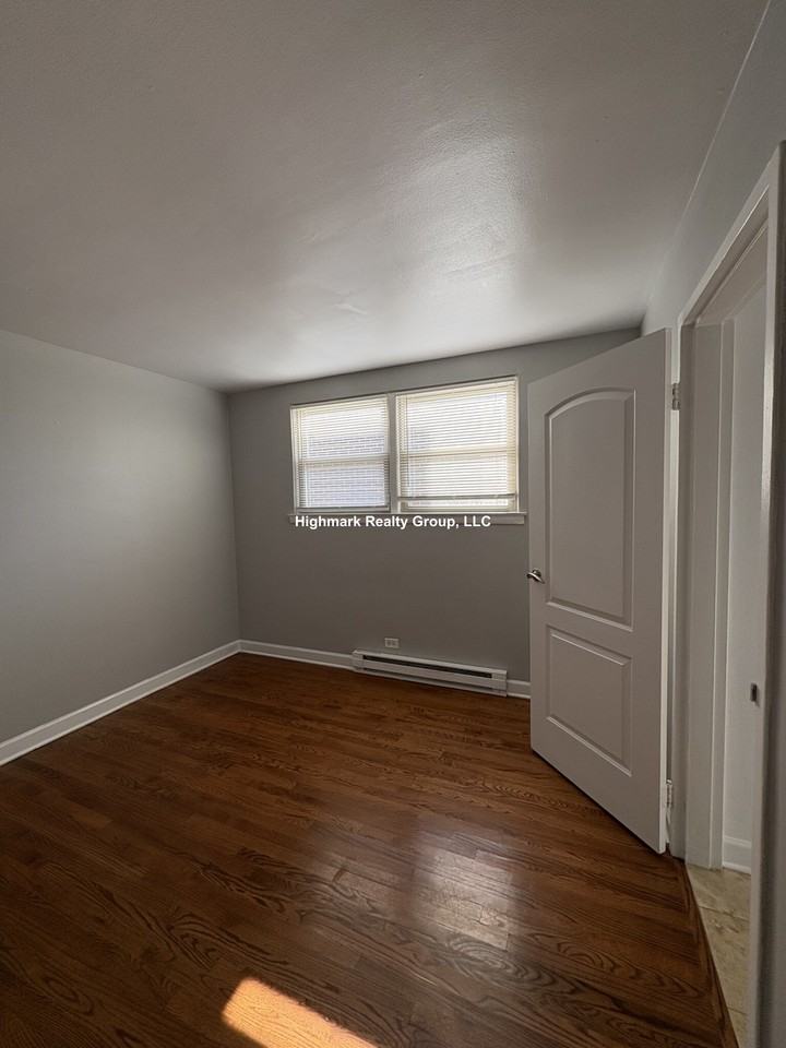 7626 1/2 N Milwaukee Ave #1A - Photo 7 of 8