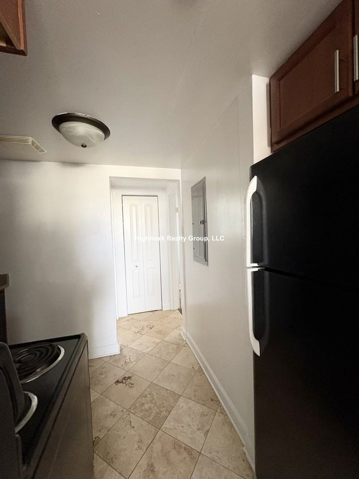 7628 1/2 N Milwaukee Ave #1 - Photo 2 of 8