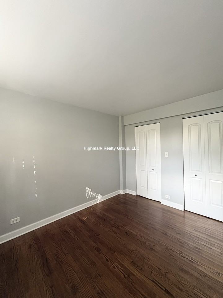 7628 1/2 N Milwaukee Ave #1 - Photo 6 of 8