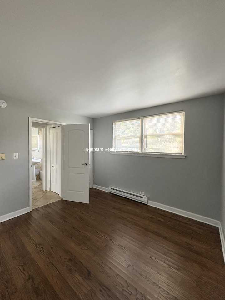 7628 1/2 N Milwaukee Ave #1 - Photo 7 of 8