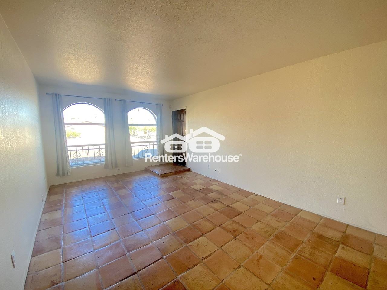 14263 N Fountain Hills Blvd - Photo 3 of 15