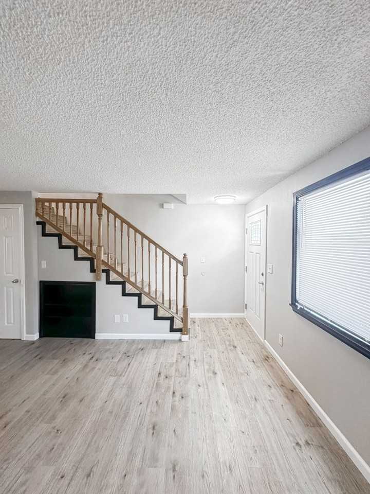 Catalina Apartments - Photo 5 of 46