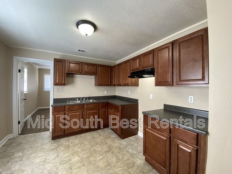 2108 Driftwood Avenue - Photo 4 of 12